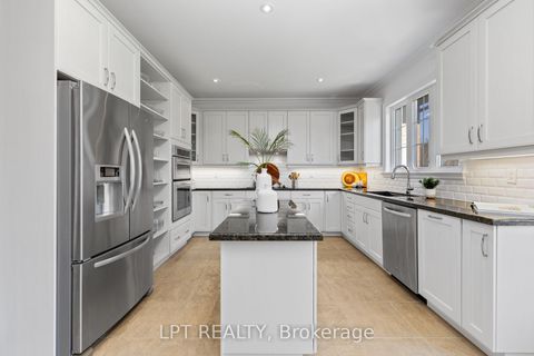 Photo 14 at 5 Wolford Court, Historic Lakeshore Communities, Georgina