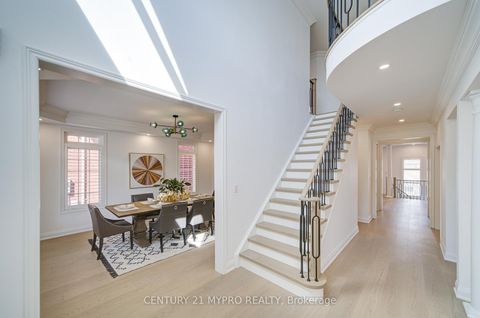 Photo 5 at 64 Glengordon Crescent, Devil's Elbow, Markham