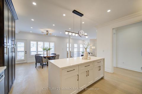 Photo 16 at 64 Glengordon Crescent, Devil's Elbow, Markham