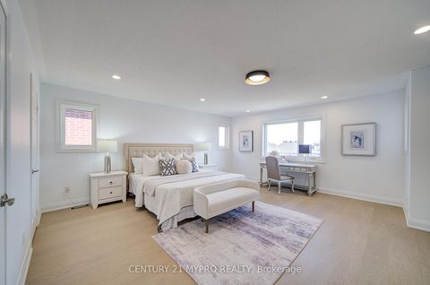 Photo 23 at 64 Glengordon Crescent, Devil's Elbow, Markham