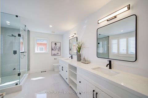 Photo 26 at 64 Glengordon Crescent, Devil's Elbow, Markham