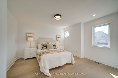 Photo 30 at 64 Glengordon Crescent, Devil's Elbow, Markham