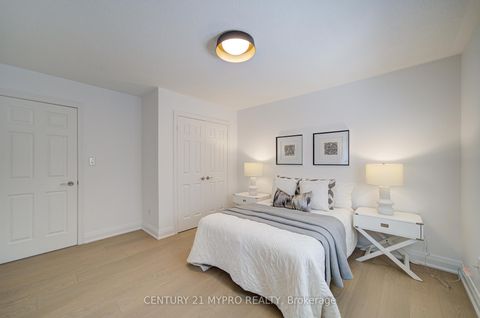 Photo 31 at 64 Glengordon Crescent, Devil's Elbow, Markham