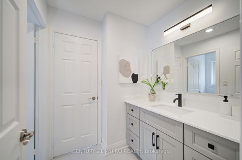 Photo 32 at 64 Glengordon Crescent, Devil's Elbow, Markham