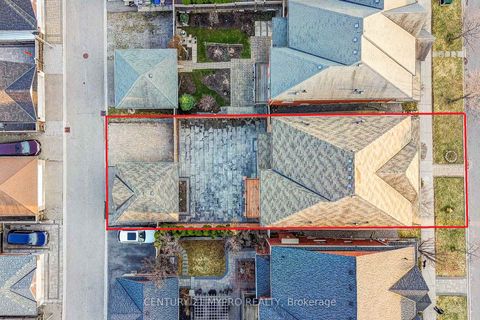 Photo 39 at 64 Glengordon Crescent, Devil's Elbow, Markham