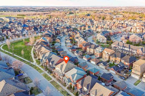 Photo 42 at 64 Glengordon Crescent, Devil's Elbow, Markham