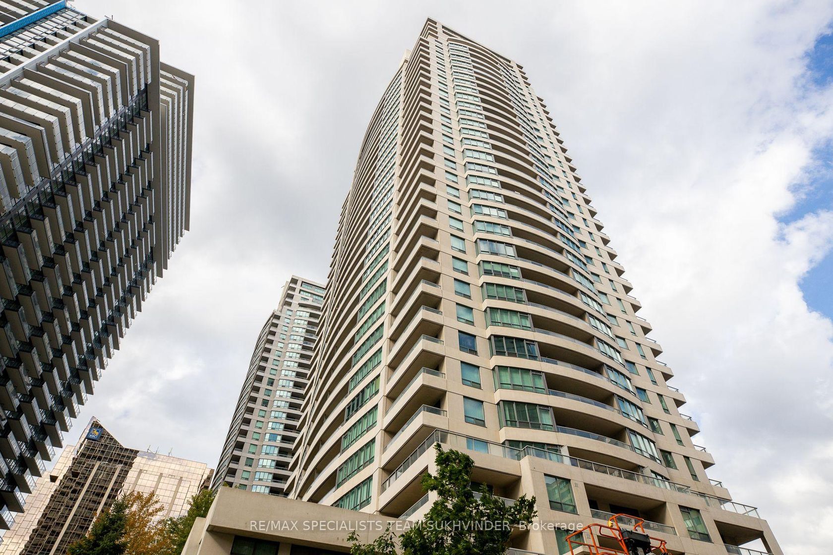 2201 - 18 Spring Garden Avenue, Willowdale East, Toronto photo number 2