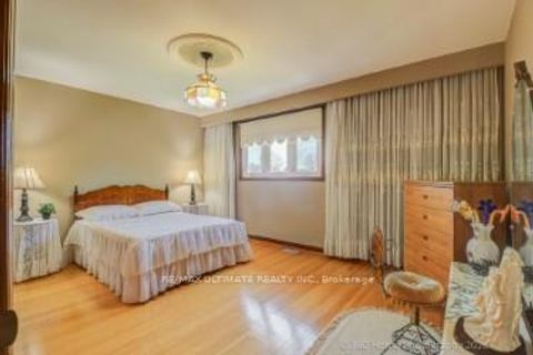 Photo 13 at 100 Newlands Avenue, Birchmount, Toronto