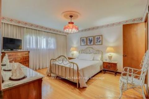 Photo 14 at 100 Newlands Avenue, Birchmount, Toronto