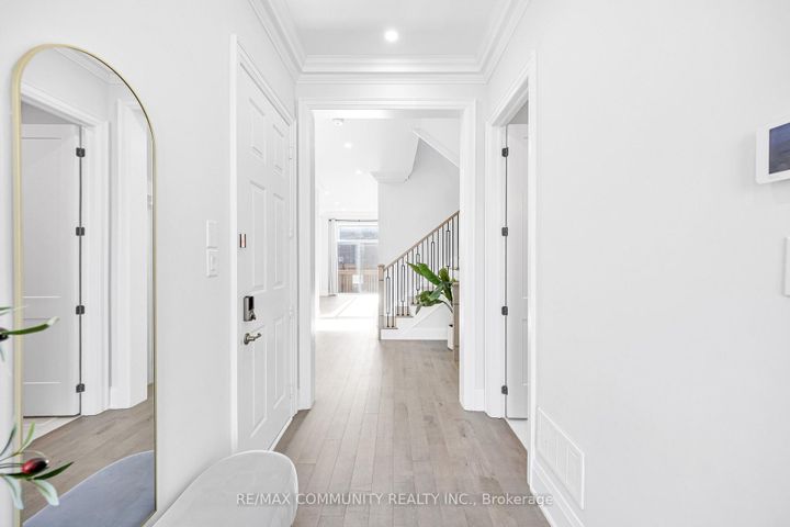 Photo 2 at 10 Nigh Drive, Middlefield, Markham