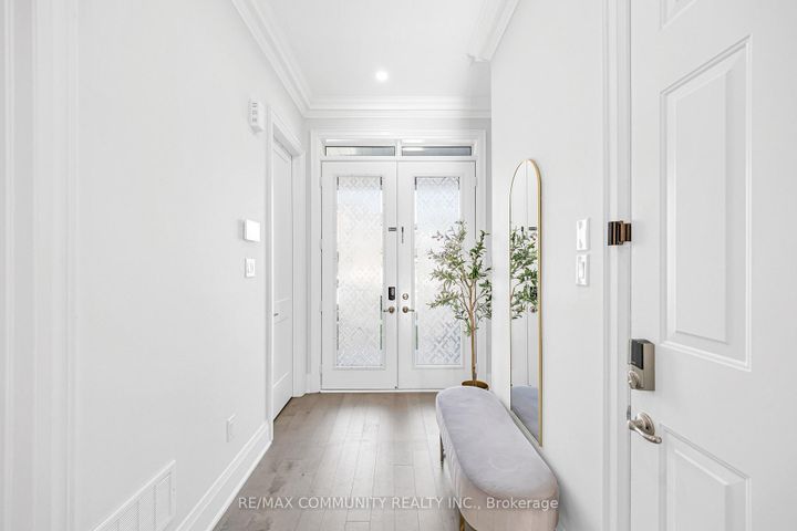 Photo 3 at 10 Nigh Drive, Middlefield, Markham