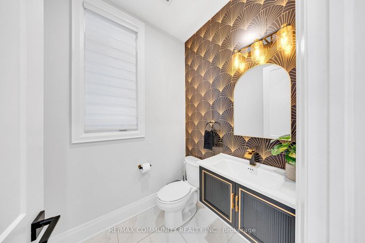 Photo 4 at 10 Nigh Drive, Middlefield, Markham