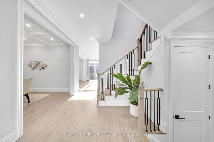 Photo 5 at 10 Nigh Drive, Middlefield, Markham