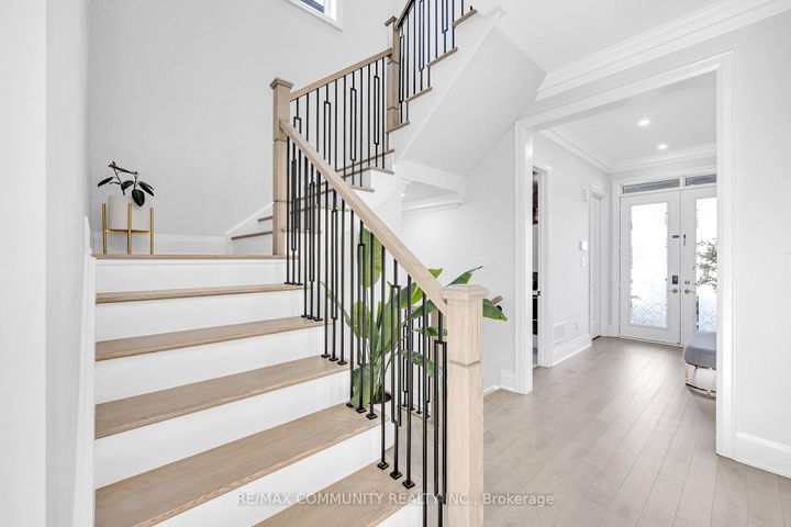 Photo 8 at 10 Nigh Drive, Middlefield, Markham