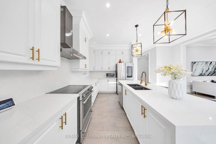 Photo 13 at 10 Nigh Drive, Middlefield, Markham