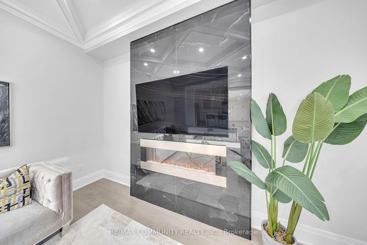 Photo 18 at 10 Nigh Drive, Middlefield, Markham
