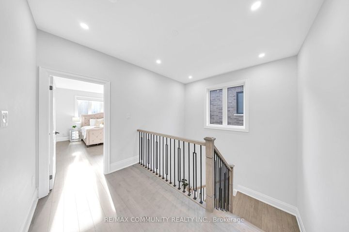 Photo 22 at 10 Nigh Drive, Middlefield, Markham