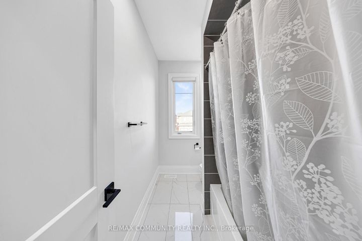 Photo 25 at 10 Nigh Drive, Middlefield, Markham
