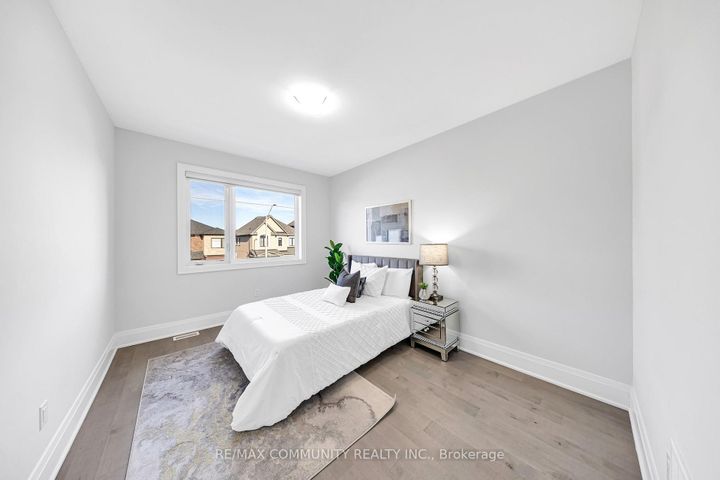 Photo 26 at 10 Nigh Drive, Middlefield, Markham