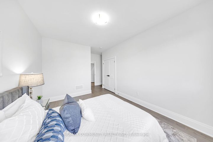 Photo 27 at 10 Nigh Drive, Middlefield, Markham