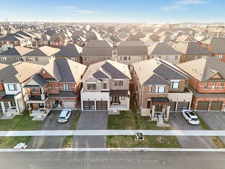 Photo 43 at 10 Nigh Drive, Middlefield, Markham