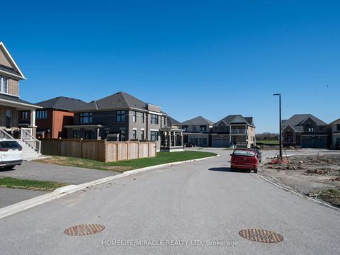 Photo 5 at 1 Ainslie Hill Crescent, Sutton & Jackson's Point, Georgina