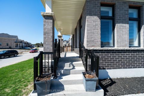 Photo 6 at 1 Ainslie Hill Crescent, Sutton & Jackson's Point, Georgina