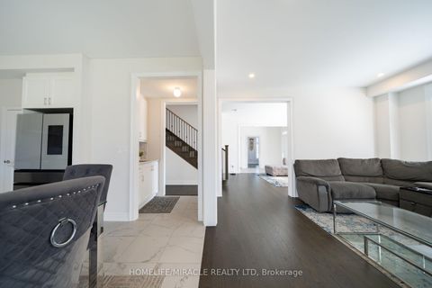 Photo 8 at 1 Ainslie Hill Crescent, Sutton & Jackson's Point, Georgina