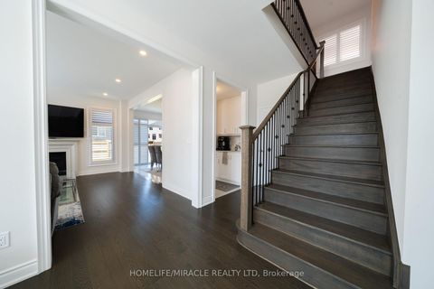 Photo 9 at 1 Ainslie Hill Crescent, Sutton & Jackson's Point, Georgina