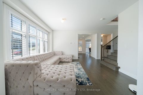 Photo 11 at 1 Ainslie Hill Crescent, Sutton & Jackson's Point, Georgina