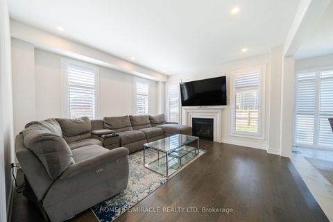 Photo 13 at 1 Ainslie Hill Crescent, Sutton & Jackson's Point, Georgina