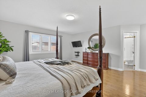 Photo 14 at 153 Woodbury Crescent, Summerhill Estates, Newmarket