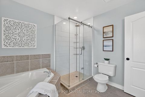 Photo 17 at 153 Woodbury Crescent, Summerhill Estates, Newmarket