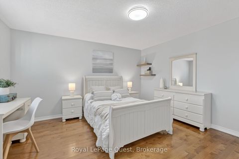 Photo 19 at 153 Woodbury Crescent, Summerhill Estates, Newmarket