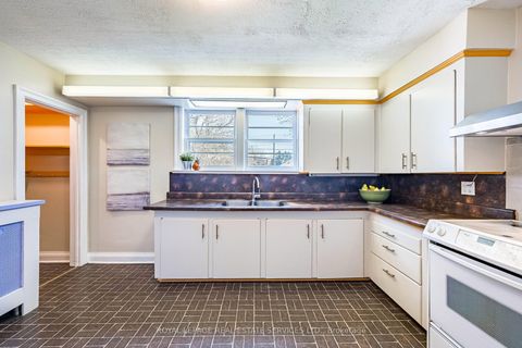 Photo 13 at 19 Nineteenth Street, New Toronto, Toronto