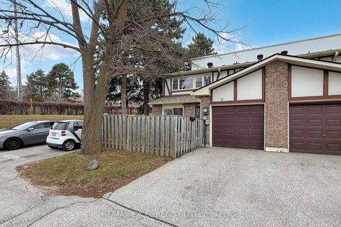 Photo 1 at 11 Sand Fernway, Don Valley Village, Toronto