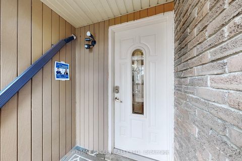 Photo 4 at 11 Sand Fernway, Don Valley Village, Toronto