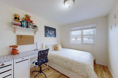 Photo 23 at 11 Sand Fernway, Don Valley Village, Toronto