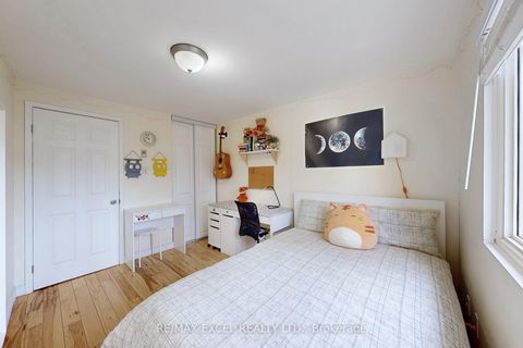 Photo 25 at 11 Sand Fernway, Don Valley Village, Toronto