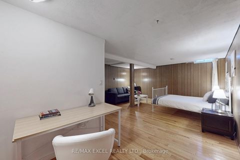 Photo 37 at 11 Sand Fernway, Don Valley Village, Toronto