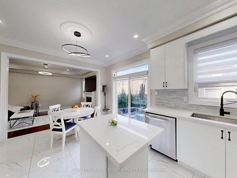 Photo 11 at 1158 Atkins Drive, Wyndham, Newmarket