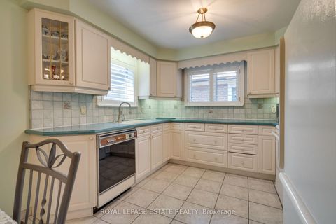 Photo 8 at 17 Altair Avenue, L'Amoreaux, Toronto