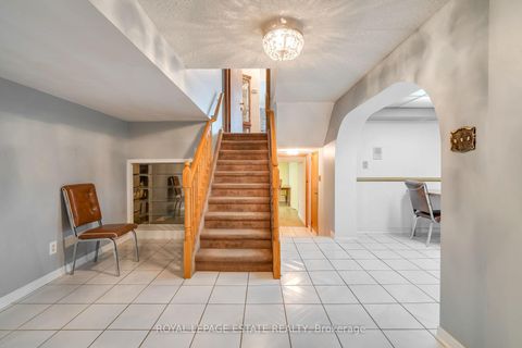 Photo 14 at 17 Altair Avenue, L'Amoreaux, Toronto