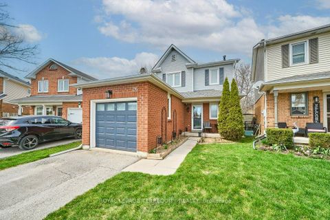Photo 1 at 26 Longwood Court, Courtice, Clarington