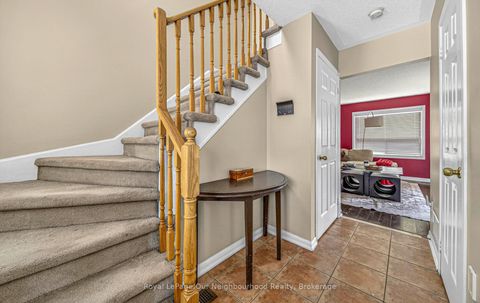 Photo 2 at 1581 Sarasota Crescent, Samac, Oshawa