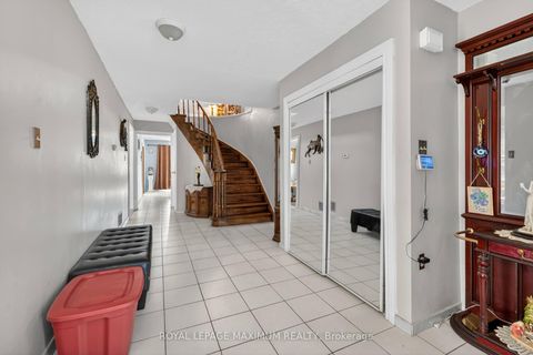 Photo 4 at 3 Muzzo Court, East Woodbridge, Vaughan