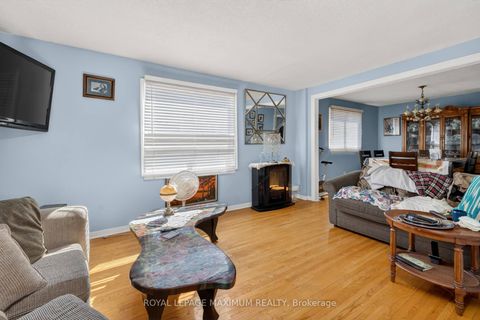 Photo 5 at 3 Muzzo Court, East Woodbridge, Vaughan