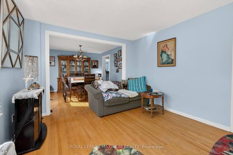 Photo 7 at 3 Muzzo Court, East Woodbridge, Vaughan