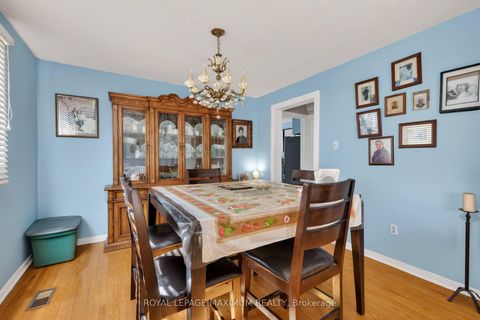 Photo 10 at 3 Muzzo Court, East Woodbridge, Vaughan