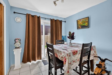 Photo 14 at 3 Muzzo Court, East Woodbridge, Vaughan